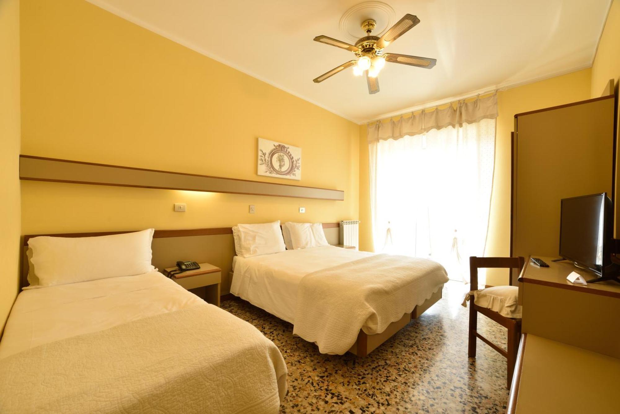 Hotel Bergamo Mare Mhotelsgroup Сан-Бартоломео-аль-Маре Экстерьер фото